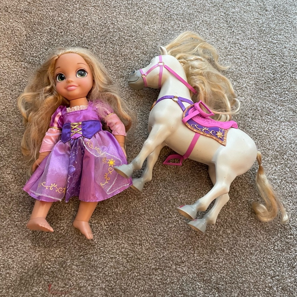 Repunzel doll & Max